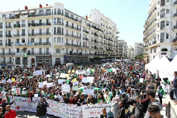 تظاهرة لطلاب في شوارع العاصمة الجزائرية في 16 إبريل 2019
