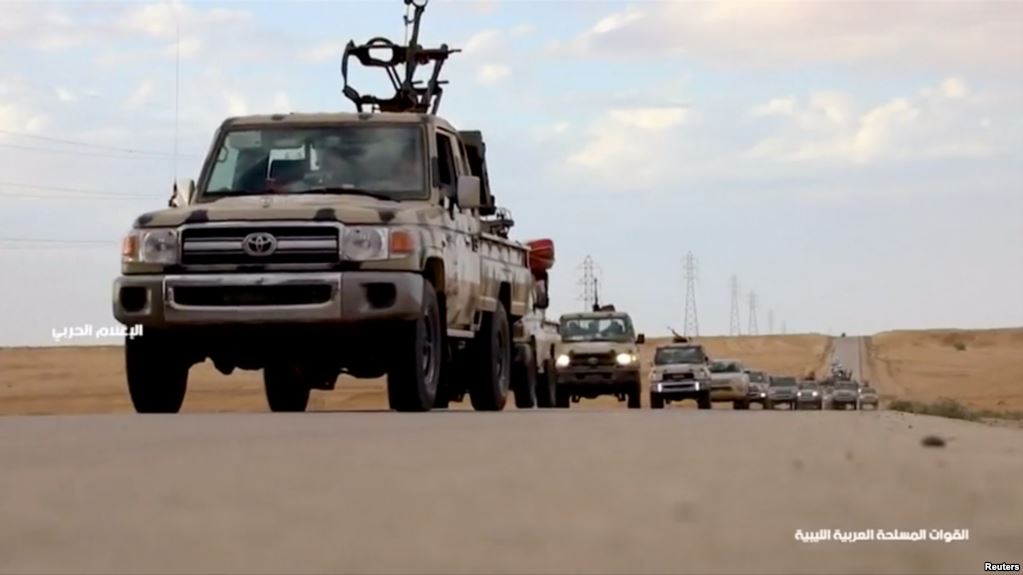 ضبط أسلحة ينقلها أوروبيون على الحدود التونسية الليبية
