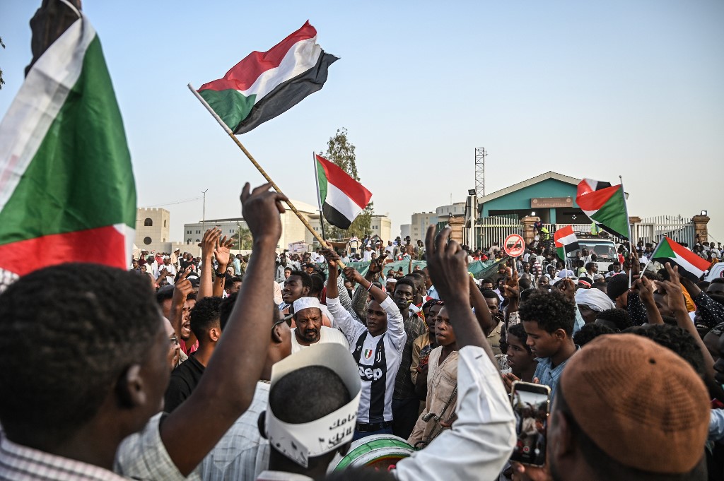 محادثات بين قادة الاحتجاجات والمجلس العسكري في الخرطوم
