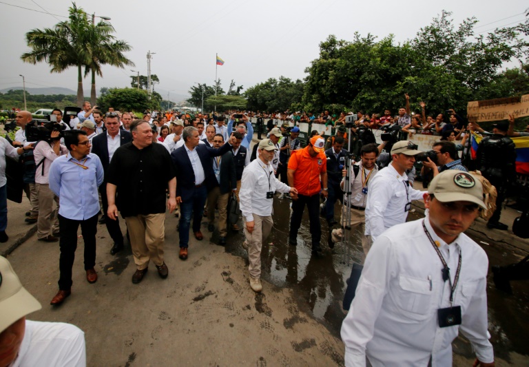 بومبيو يدعو مادورو إلى فتح الحدود أمام المساعدات الإنسانية