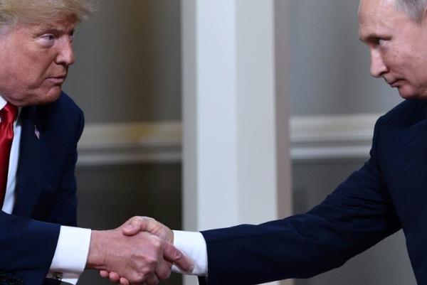 الرئيس الروسي فلادمير بوتين ونظيره الأميركي دونالد ترمب في 16 يوليو 2018 في هلسنكي