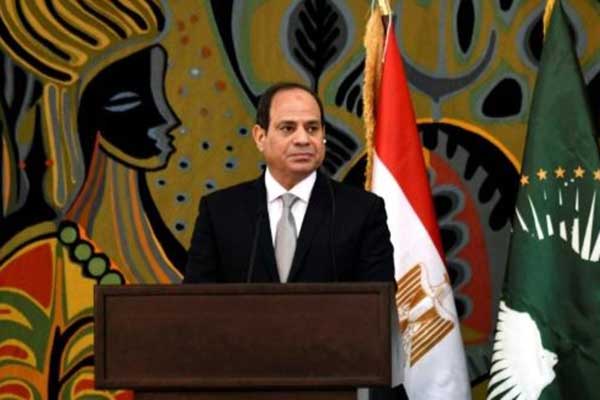 الرئيس المصري عبد الفتاح السيسي خلال زيارة رسمية إلى دكار في 12 إبريل 2019