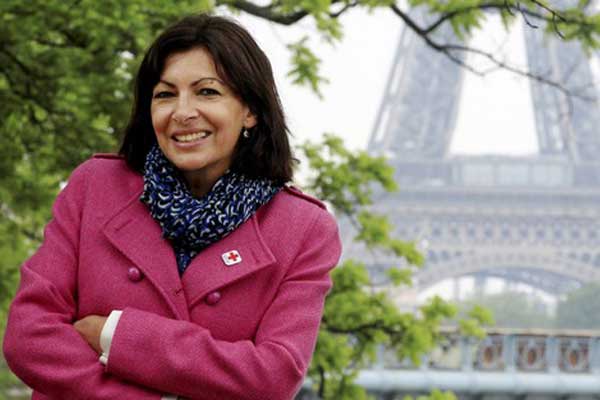 رئيسة بلدية باريس آن إيدالغو