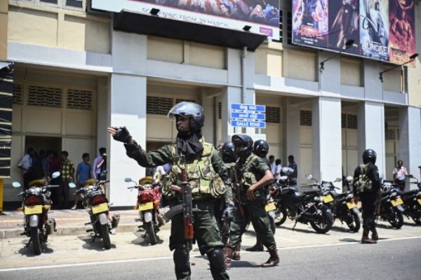 عناصر من الشرطة السريلانكية