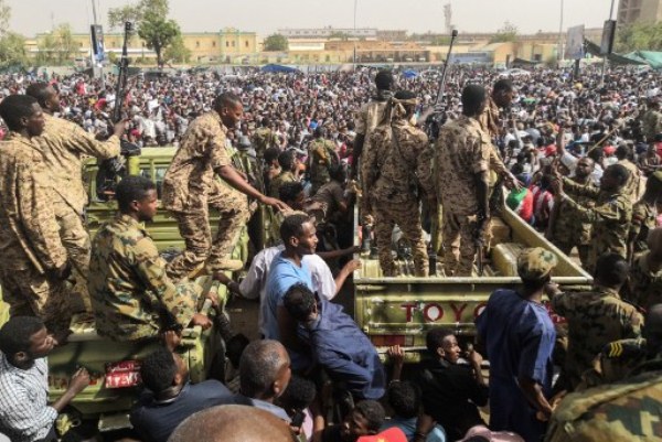 واشنطن تؤيد حكما مدنيا في السودان ودول أفريقية مع مهلة ثلاثة أشهر