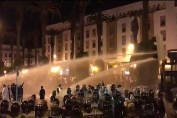 السلطات المغربية تفضّ اعتصامًا ليليًا لأساتذة التعاقد في الرباط