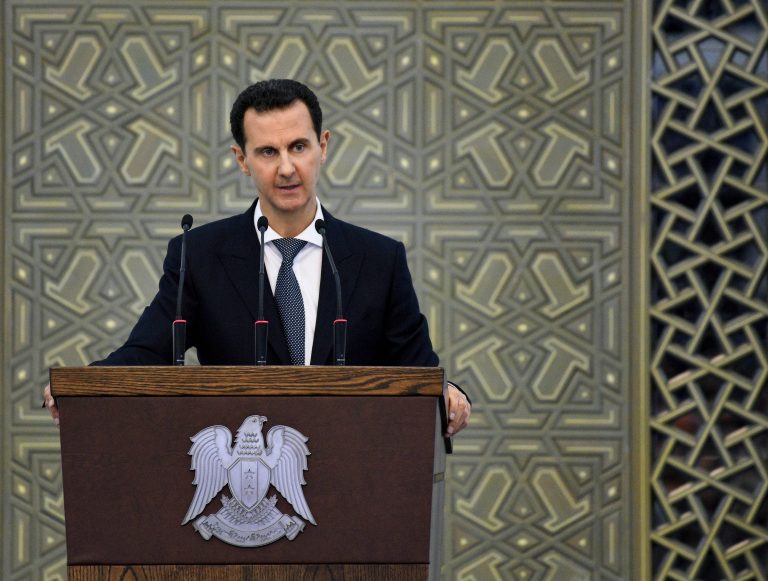 الرئيس السوري خلال اجتماع لحزب البعث