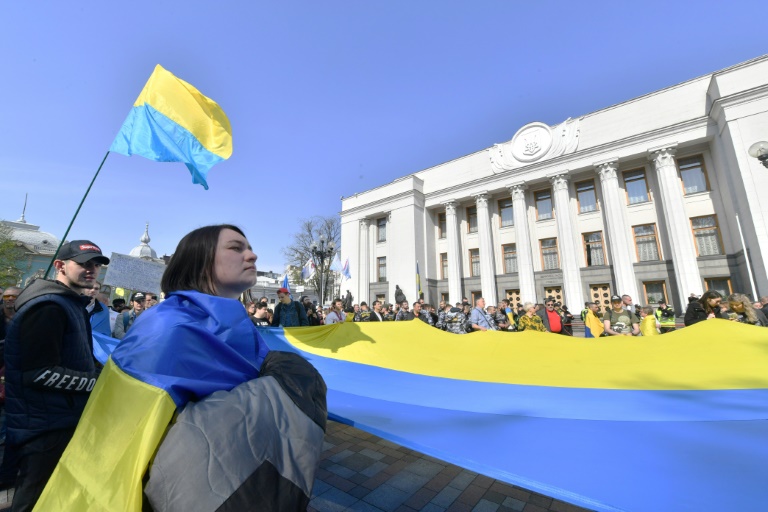 موسكو تندد بإقرار كييف قانونًا يعزز استخدام اللغة الأوكرانية