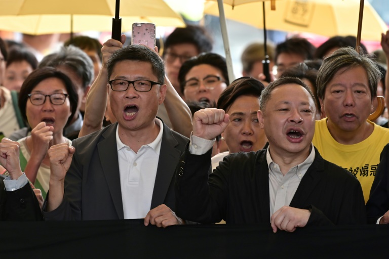 أحكام بالسجن بحق قادة الحراك الديموقراطي في هونغ كونغ