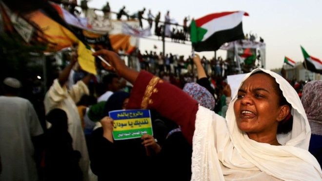 الثوار السودانيون متمسكون بحكم مدني لا عسكري
