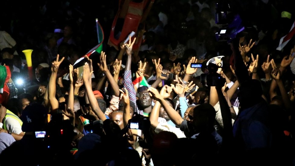 الأزمة السودانية: السعودية والإمارات تعلنان عن معونات بقيمة 3 مليارات دولار 