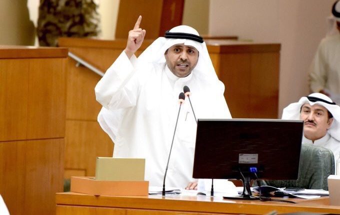 وزير الإعلام الكويتي يواجه طرح الثقة