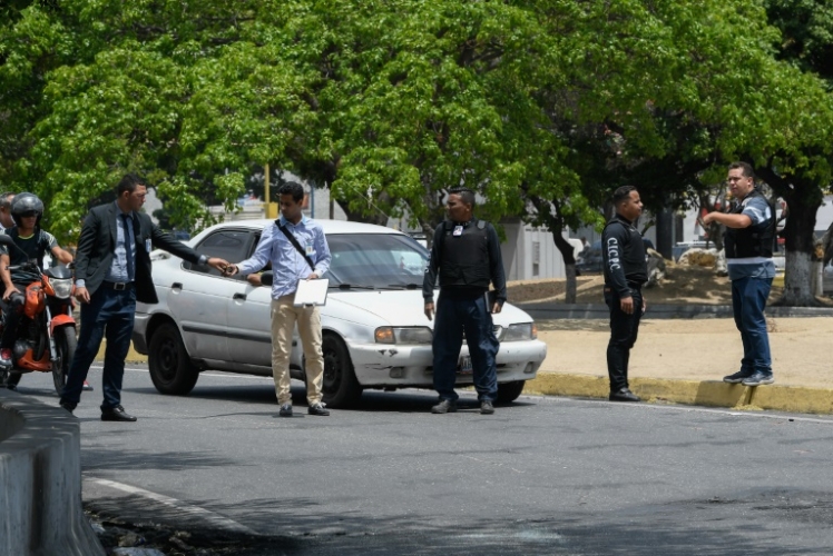 غوايدو يدعو إلى التظاهر "بسلام" السبت أمام ثكنات الجيش في فنزويلا