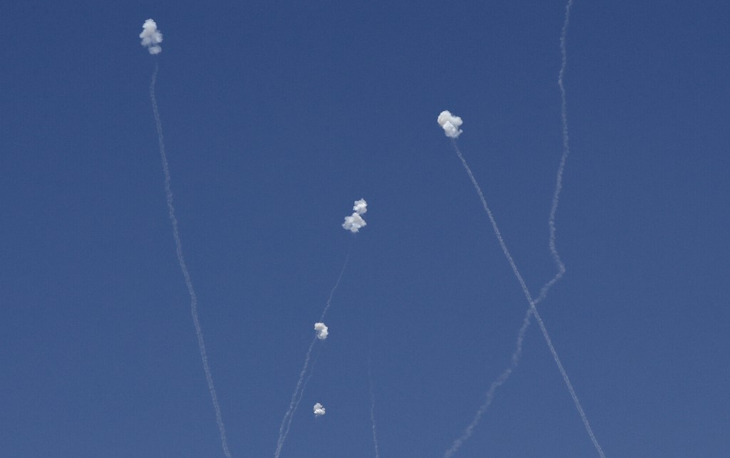 منظومة القبة الحديدية تسقط صواريخ فلسطينية أطلقت من قطاع غزة