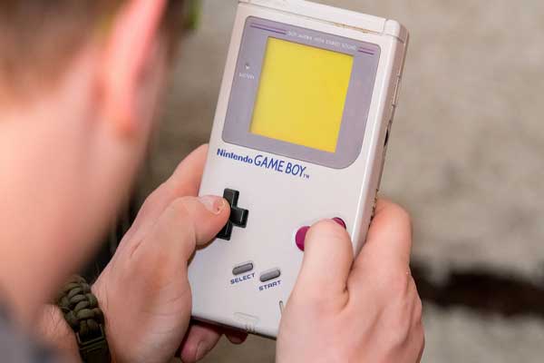 جهاز غايم بوي للألعاب الالكترونية عرفه معظم مواليد أواخر السبعينات وأوائل الثمانينات