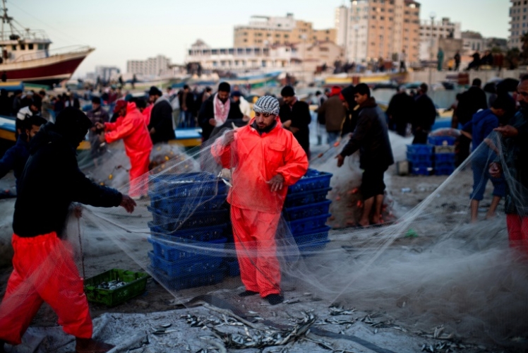 إسرائيل تسمح مجدداً بالصيد في بحر غزة