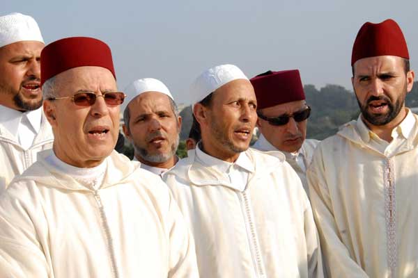 أحمد التوفيق وزير الأوقاف والشؤون الإسلامية مع بعض رجال الدين