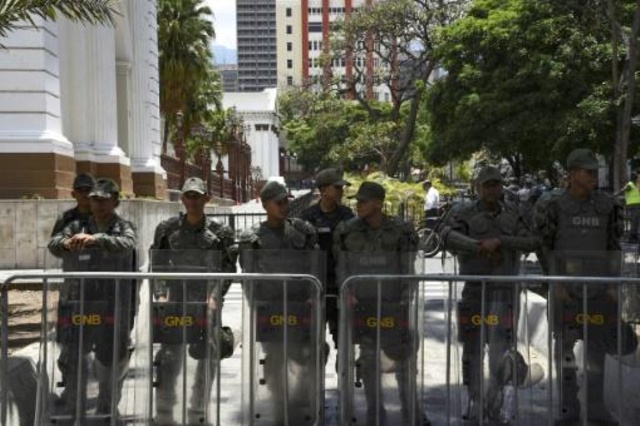 السلطات الفنزويلية تطلق ملاحقات جنائية ضد سبعة نواب للمعارضة