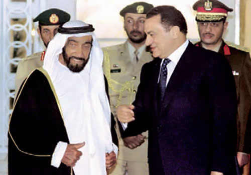 الرئيس المصري الأسبق حسني مبارك والشيخ زايد آل نهيان
