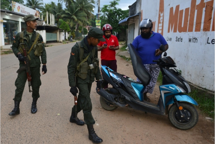 القوات السريلانكية تنظم دوريات بعد أعمال العنف ضد مسلمين