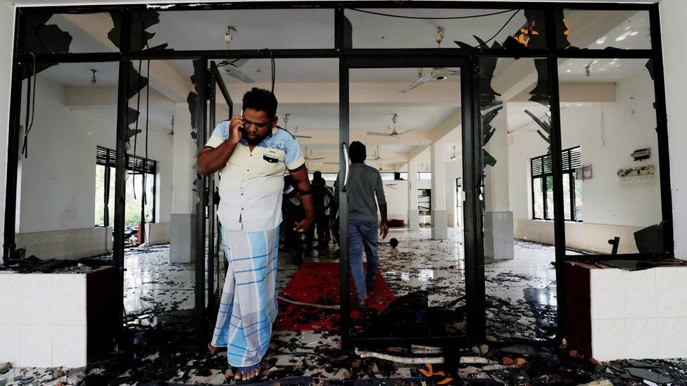 تفجيرات سريلانكا: فرض حظر التجول عقب هجمات على مساجد ومتاجر المسلمين