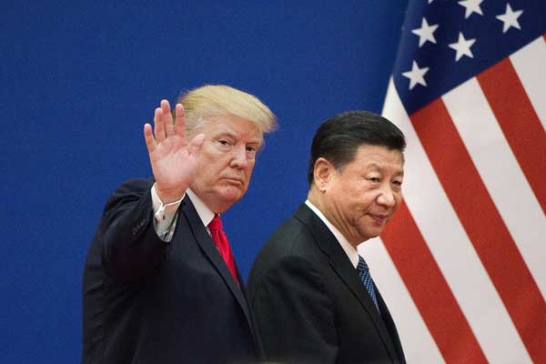 الرئيسان الأميركي والصيني دونالد ترمب وشي جيبينغ في 9 نوفمبر 2017 في بكين