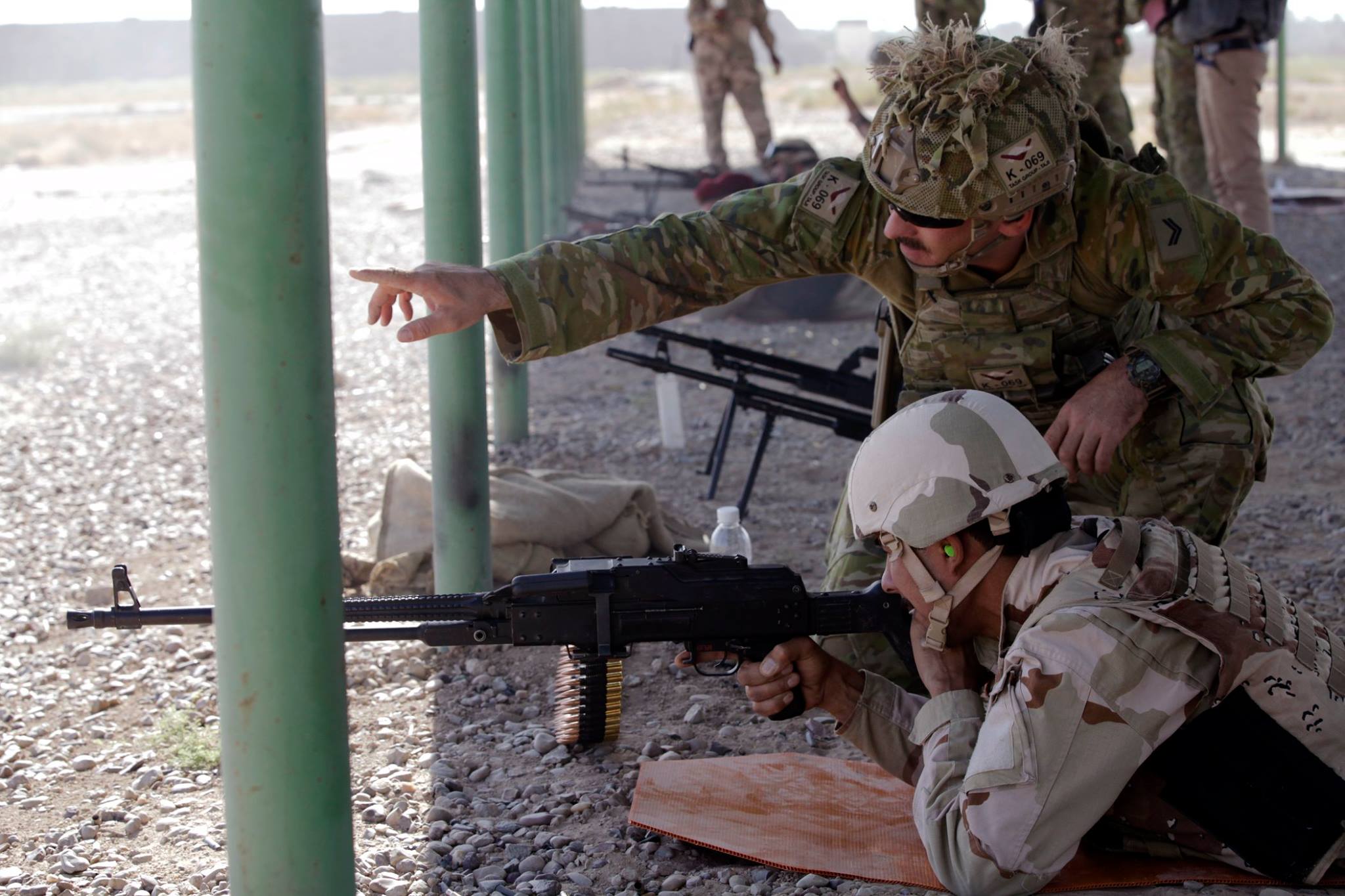 جنود من التحالف الدولي خلال تدريب القوات العراقية - أرشيفية