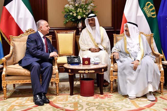 وزير الخارجيَّة العراقي مجتمعا مع أمير الكويت الشيخ صباح الأحمد الجابر الصباح