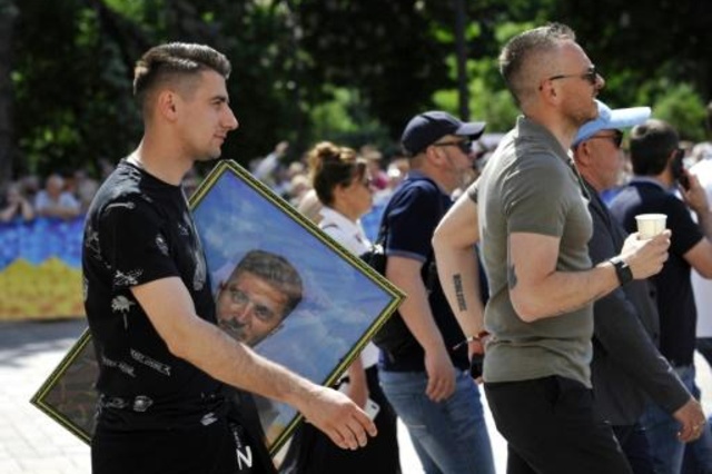 مؤيدون للرئيس الأوكراني الجديد فولوديمير زيلينسكي قبيل ختام مراسم التنصيب في كييف في 20 ايار/مايو 2019