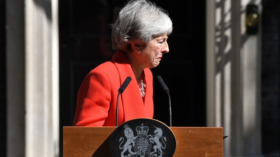 تيريزا ماي، رئيسة وزراء بريطانيا، تقرر الاستقالة من منصبها