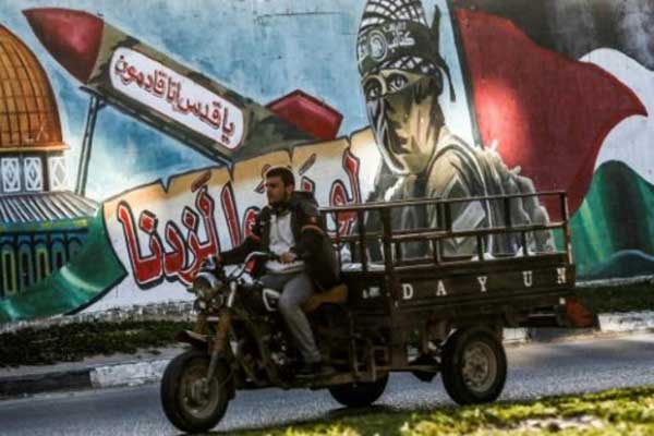 جدارية تمثل مقاتلًا من كتائب القسام في رفح