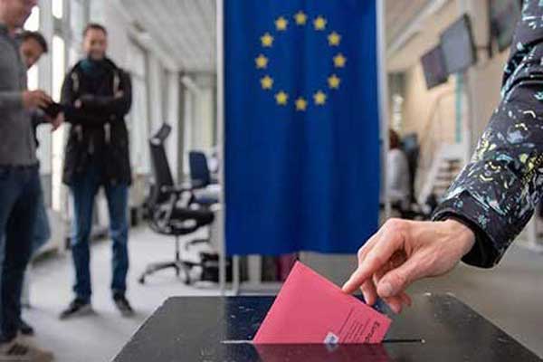 بريطانيا وهولندا تعطيان إشارة انطلاق الانتخابات الأوروبية