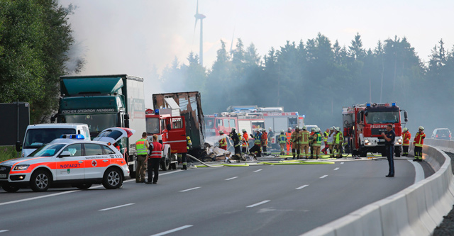قتيل وأكثر من 60 جريحاً بحادث حافلة في ألمانيا