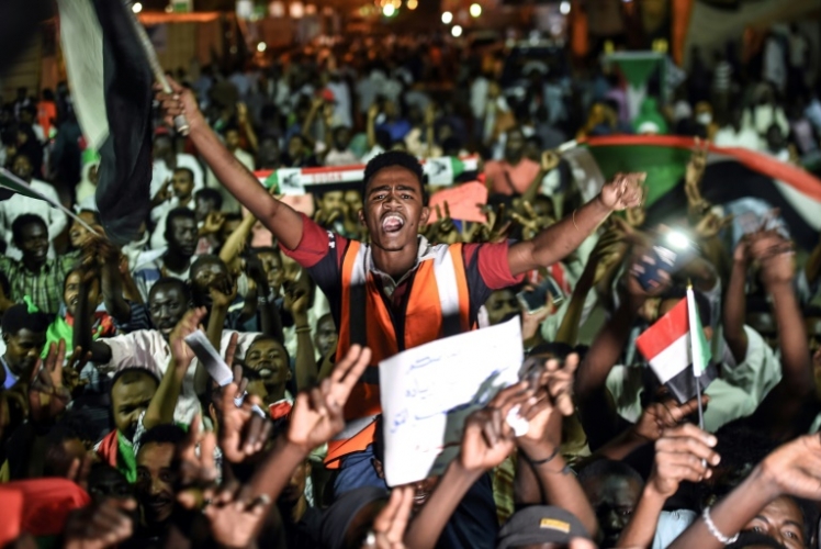 منع النيابة السودانية والشرطة من توقيف رئيس المخابرات السابق