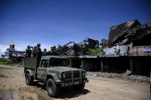 الجيش الفيليبيني يعلن مقتل رهينة هولندي في اشتباكات مع محتجزيه