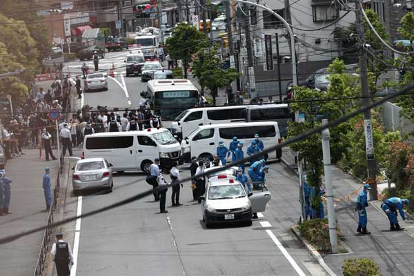 هجوم طوكيو: قتيلان و17 جريحًا بينهم أطفال