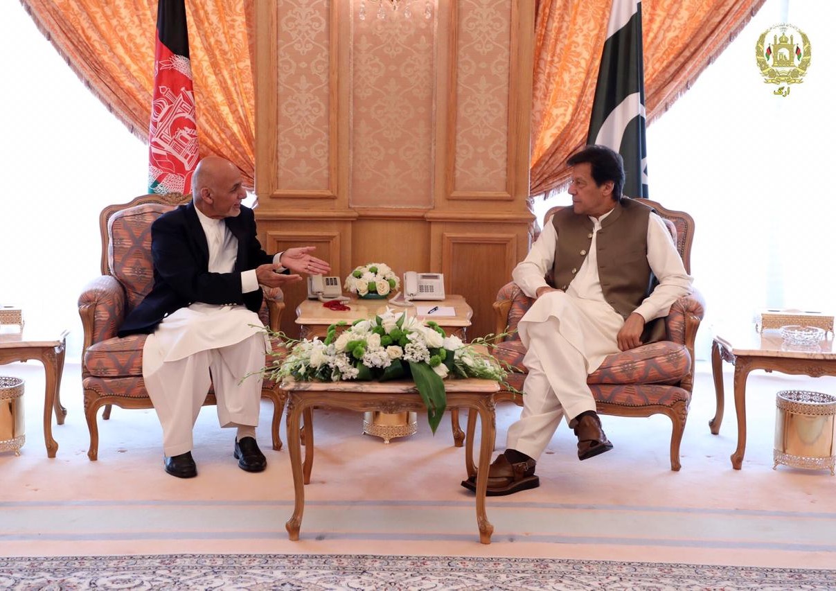من لقاء لقاء الرئيس الافغاني برئيس وزراء باكستان