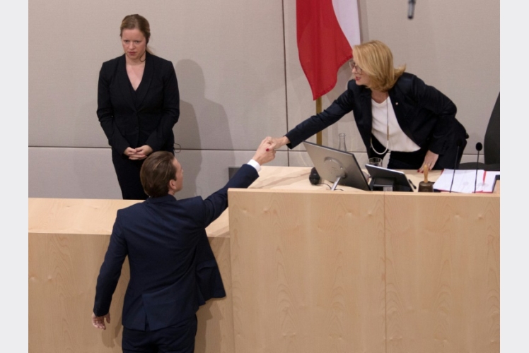 البرلمان سحب الثقة من المستشار النمساوي اثر فضيحة إيبيزا