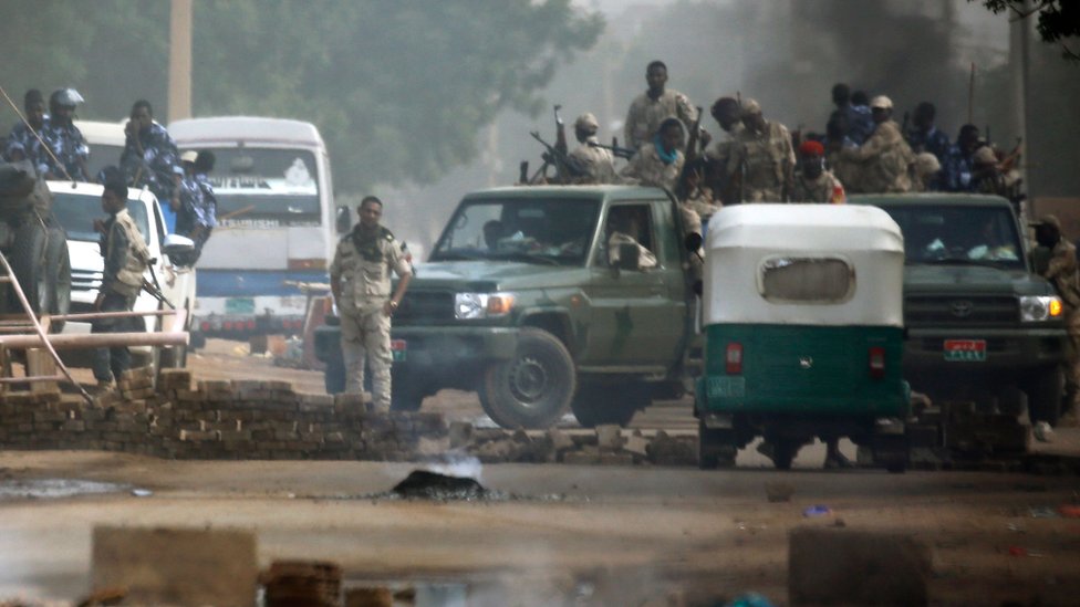 احتجاجات السودان: رئيس الوزراء الإثيوبي آبي أحمد يصل البلاد للوساطة بين المجلس العسكري والمعارضة
