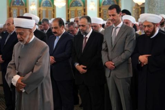 الرئيس السوري يؤدّي صلاة عيد الفطر في دمشق