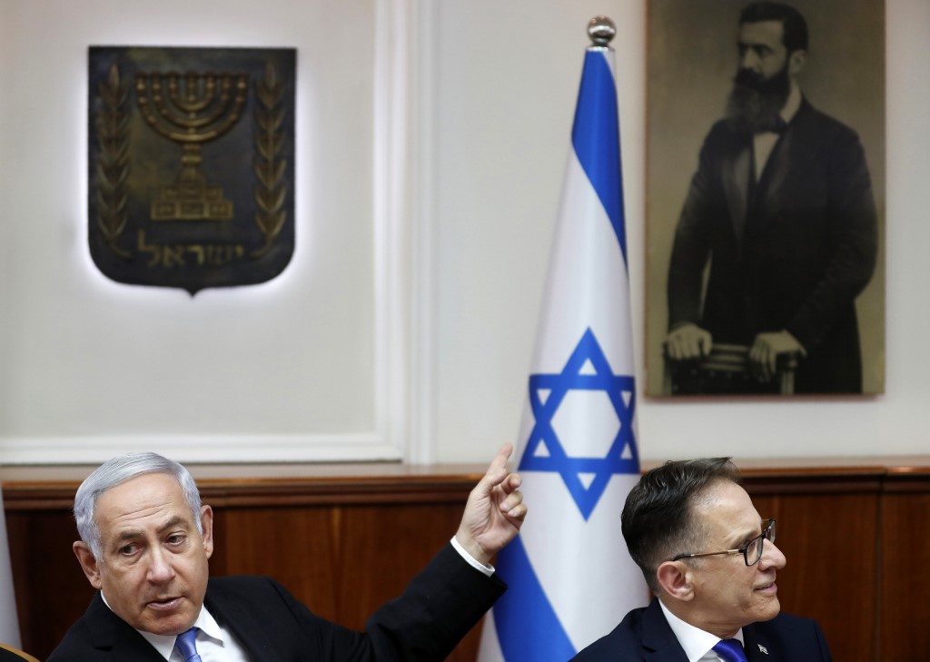 يبقى الوزراء في مناصبهم بعد الانتخابات إلى حين تشكيل حكومة جديدة