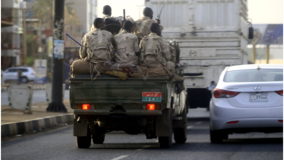 اعتصام القيادة العامة: انتشار مكثف لقوات الأمن السودانية في الخرطوم بعد أحداث أمس