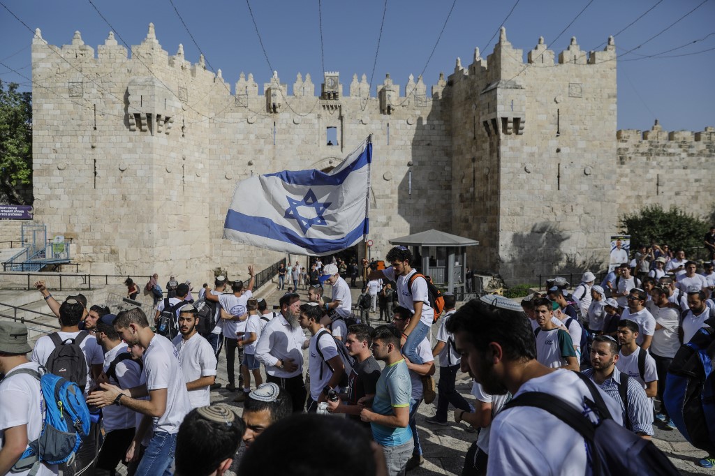 اشتباكات في باحة المسجد الأقصى في القدس