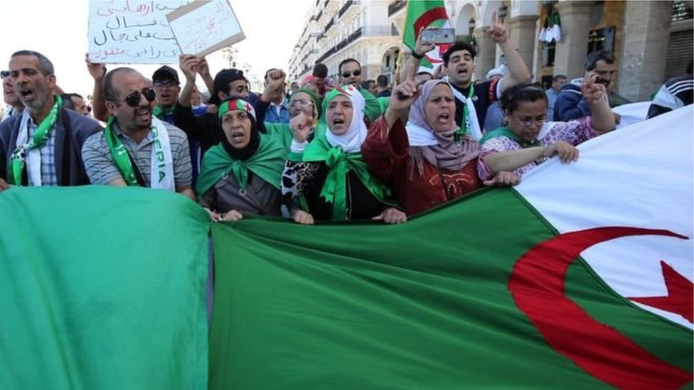 احتجاجات الجزائر: المجلس الدستوري يُعلن عدم إمكانية إجراء الانتخابات في موعدها