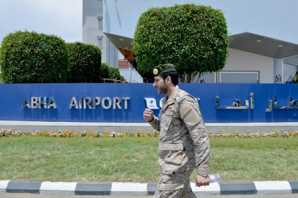 رجل أمن سعودي في مطار أبها 13 يونيو