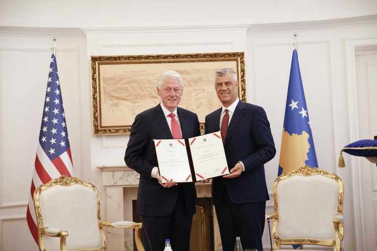 كوسوفو تحيي الذكرى العشرين لانتهاء الحرب بحضور بيل كلينتون