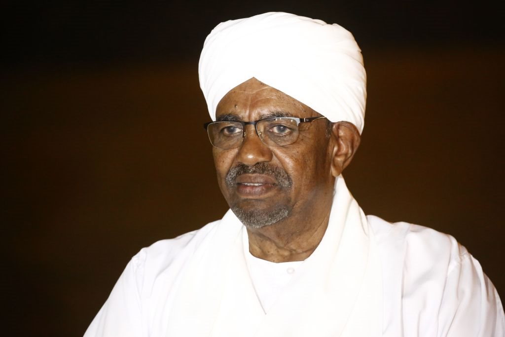 الأزمة في السودان: اتهامات بالفساد للبشير والمجلس العسكري يعلن عن إحباط محاولات انقلابية
