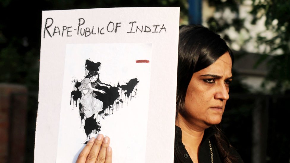 إدانة 6 من بينهم ضباط شرطة باغتصاب وقتل طفلة في الهند