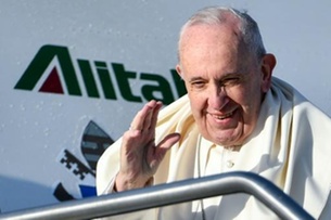 البابا يؤكد رغبته في زيارة العراق العام المقبل