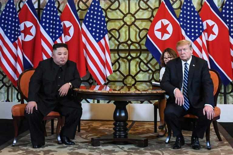 اجتماع بين الرئيس الاميركي دونالد ترمب والزعيم الكوري الشمالي كيم جونغ أون في هانوي بتاريخ 28 فبراير 2019